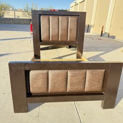🎁BEAUTIFUL QUEEN SIZE BED FRAME- DARK BROWN COLOR 🎁