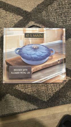 Braiser with flower petal lid