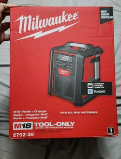 Milwaukee M18 Radio + Charger