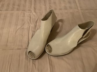 Women’s Wedge Shoe