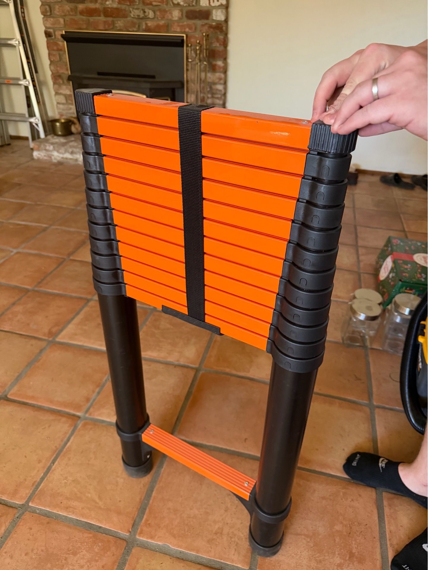 Ladder - Extending - Telescoping - Collapsible