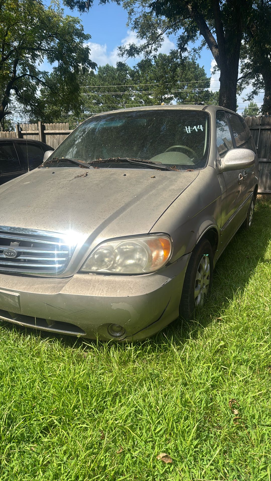 2005 Kia Sedona. Sale For parts Only. 