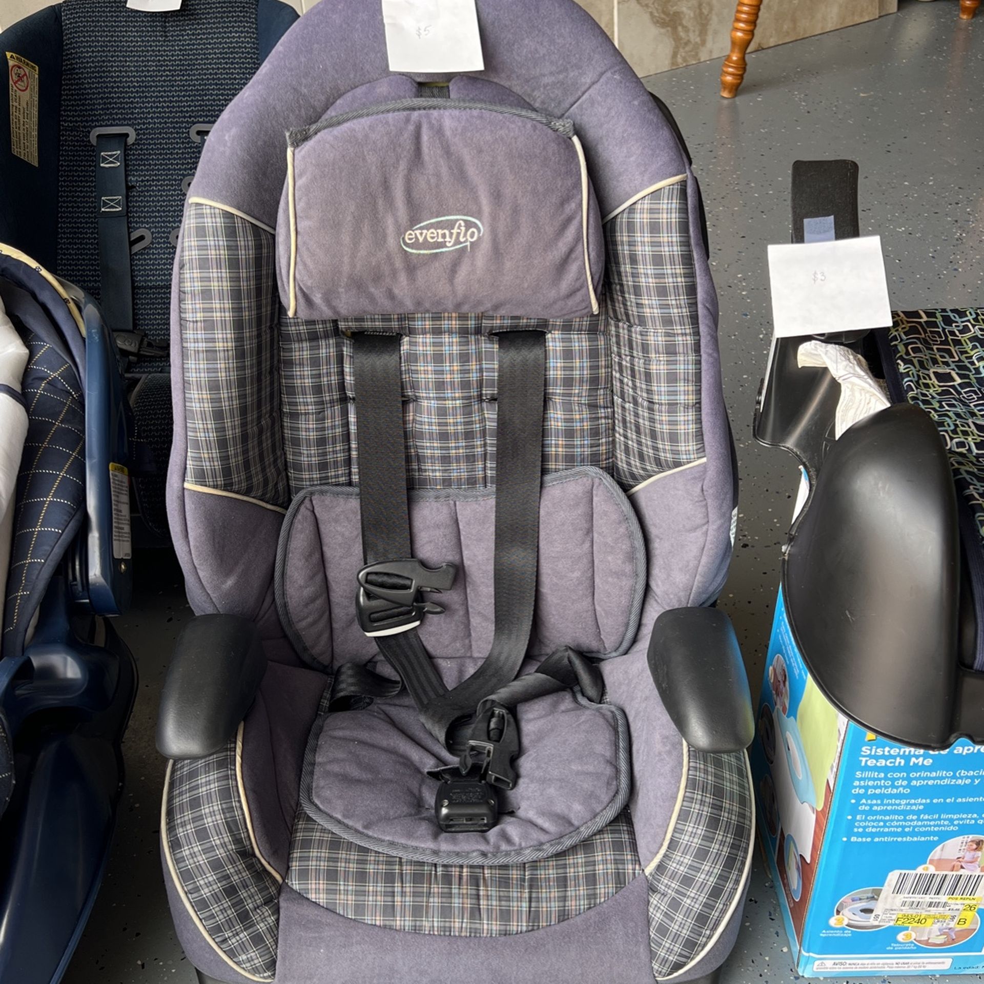 Evenflo Kids Car Seat for Sale in Casselberry, FL OfferUp