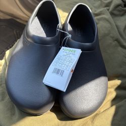 Brand New Crocs Size M9 W11 
