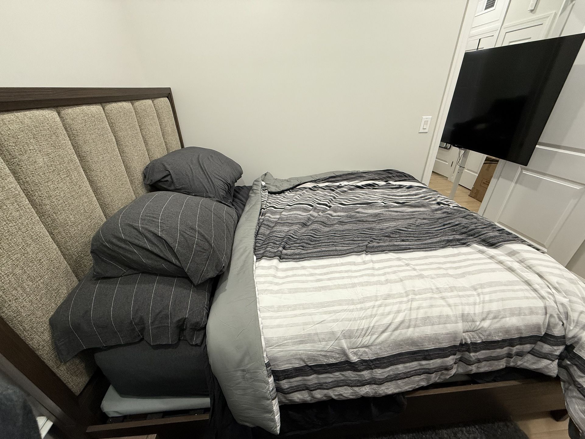 Like New Raymour Flannigan Queen Bed frame With Storage