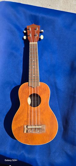 Ukulele. In Excellent Condition. Lke New.