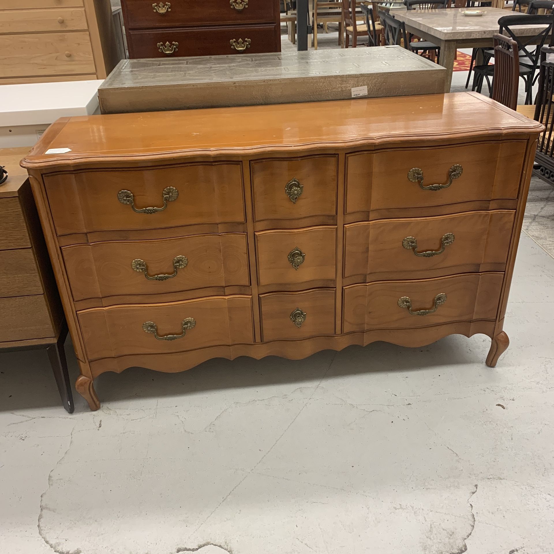 Vintage Curve Skirt Lowboy 