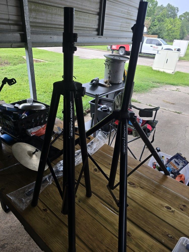 2 Jam Stands
