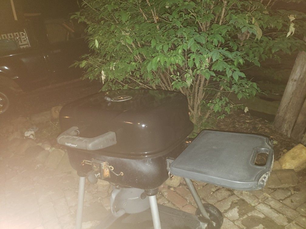 Charcoal grill