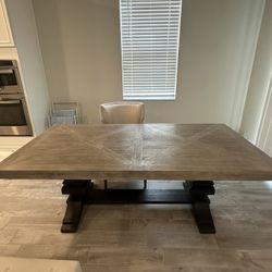 Dining table for Sale 