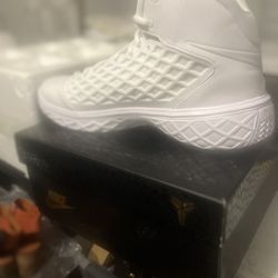 Authentic Kobe III Protro-Size 12.5