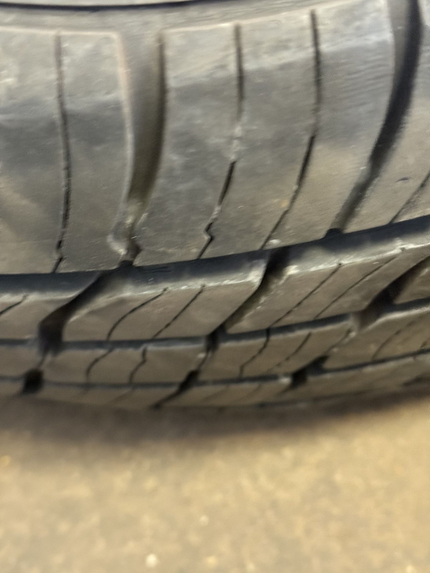 225/65/17 Tire