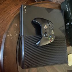 Xbox  One Console And Control Day One Edition
