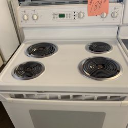 GE Coil Top Stove Range Oven White Excellent . Warehouse pricing.   Warranty  . Delivery Available . 2522 Market st. 33901
