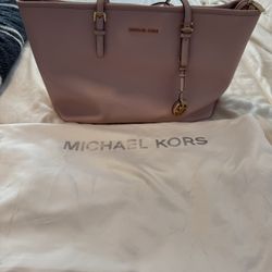 Light Pink Michael Kors Purse 