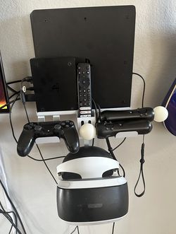 PS4 Console , 2 Controller, Complete VR Headset And Controllers