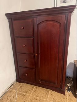 Dresser - 4 drawers dressers