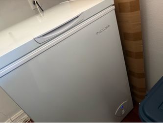 Insignia Chest Freezer