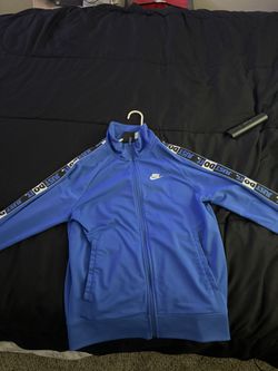 Medium Nike Turtle Neck Jacket (Blue)