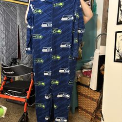 Seattle Seahawks Pajamas, Onesie, Feet Built In Size Extra Large Brand New With Tags