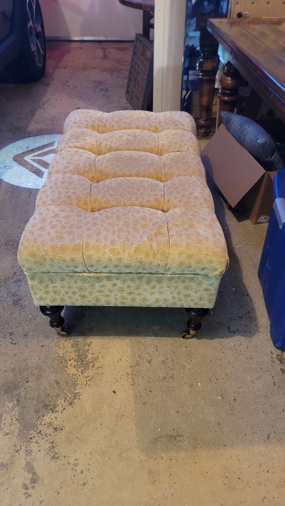 Tufted Ottoman with Storage
