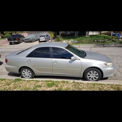 Toyota Camry LE 4 door 4 cylinder