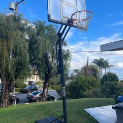 Lifetime 52 inch portable basketball hoop adjustable basketball court 