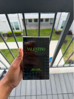 Valentino Born in Roma Cologne