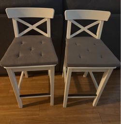 2 White Counter Height Stools – Excellent Condition