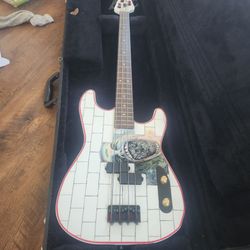 Vintage rare Robin bass original case like new