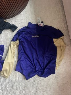 UW women’s long sleeves and hoodie