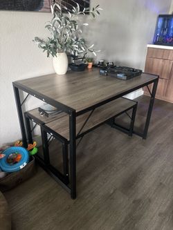 Dining table set for 4 BRAND NEW