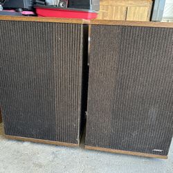 The Bose 501 Series IV Direct/Reflecting Speaker System Pair