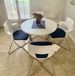 ✨ Steelcase Turnstone Table + 4 Chairs (West Elm Style) – Breakroom / Dining Set