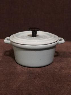 Ceramic Light Blue Dutch With Lid 