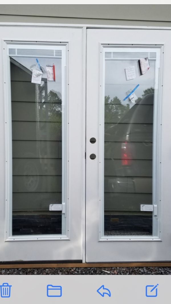 5’0 Therma tru French Door with Blinds for Sale in Virginia Beach, VA