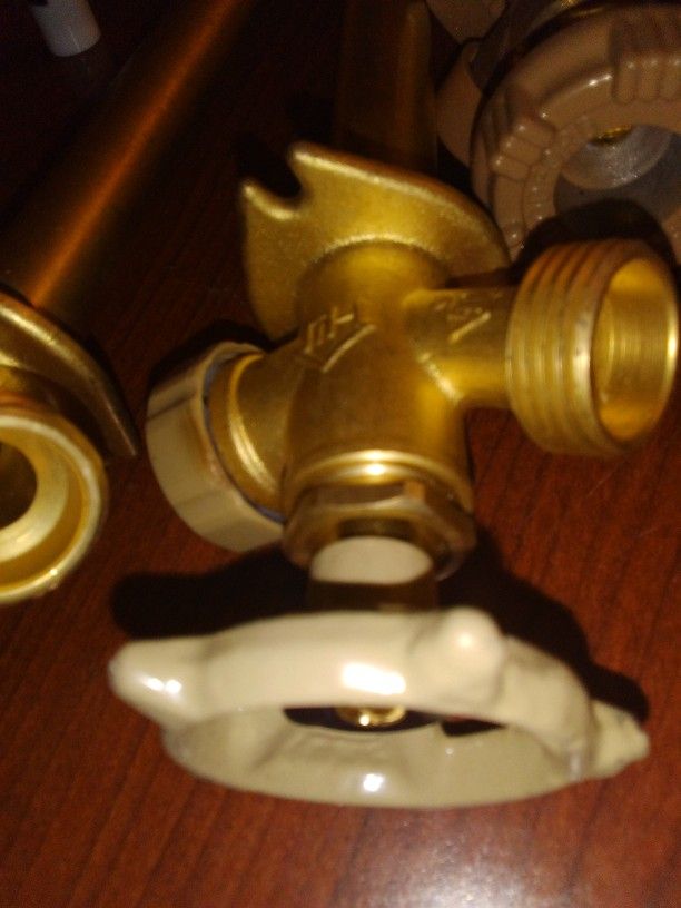 Plumbing Valves / Faucets 