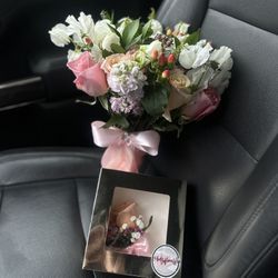 Bridal bouquet And boutonnière 