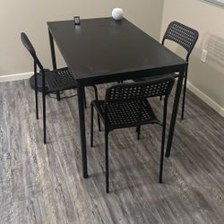 IKEA Table With Chair*4