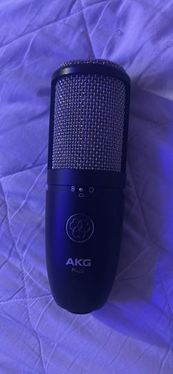 AKG P420 Studio Condenser Microphone w/ XLR Cable — Great Condition