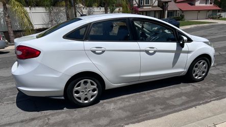 2013 ford fiesta automatic