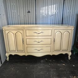 Vintage Dresser French Provincial 