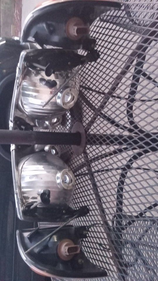 2003 2006 Ford Exploer Headlights And Sidelight