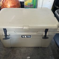 Yeti tundra cooler