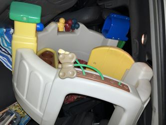 Little tykes plastic Activity Center Toy crawl and play set for baby. Circular little activity playset toy. Pick up in Orange just off Chapman and 55