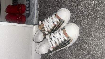 Burbbery shoes size 8 or 9 accepting trades and cash