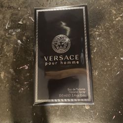 Versace Pour Homme Toilette
