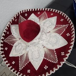 2 Sombreros de Mariachi marca Salazar Yepez con maleta 