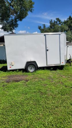 6x12 V-NOSE ENCLOSED CARGO TRAILER, ONE OWNER CLEAN TITLE