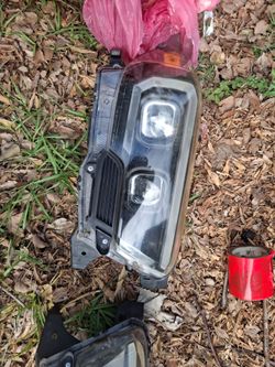 Toyota tacoma 2016 head lights